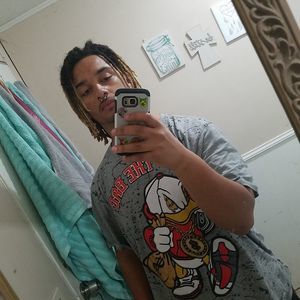 Meet your Posher, Deondre